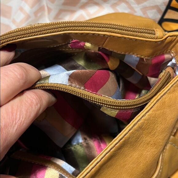 Tignanello Camel Leather Crossbody Bag - EUC - Picture 9 of 15